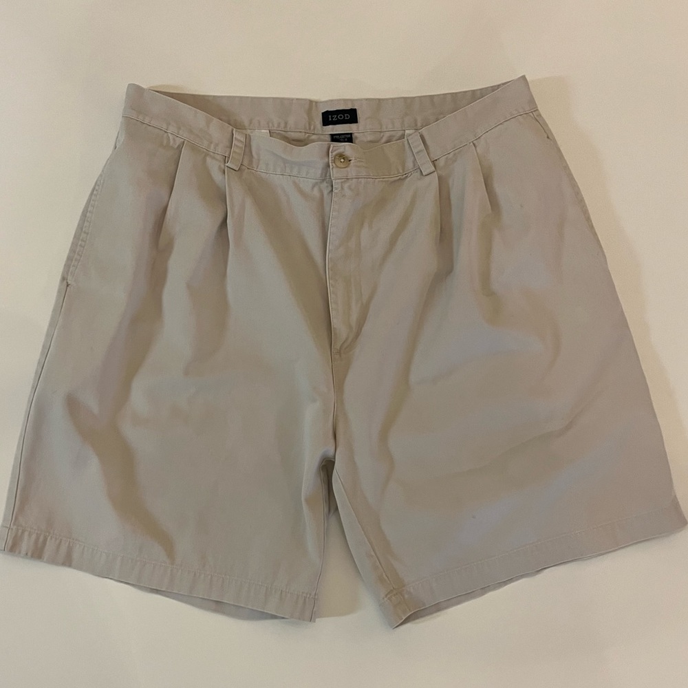 Men’s Izod Pleated Khaki Shorts, Size 38